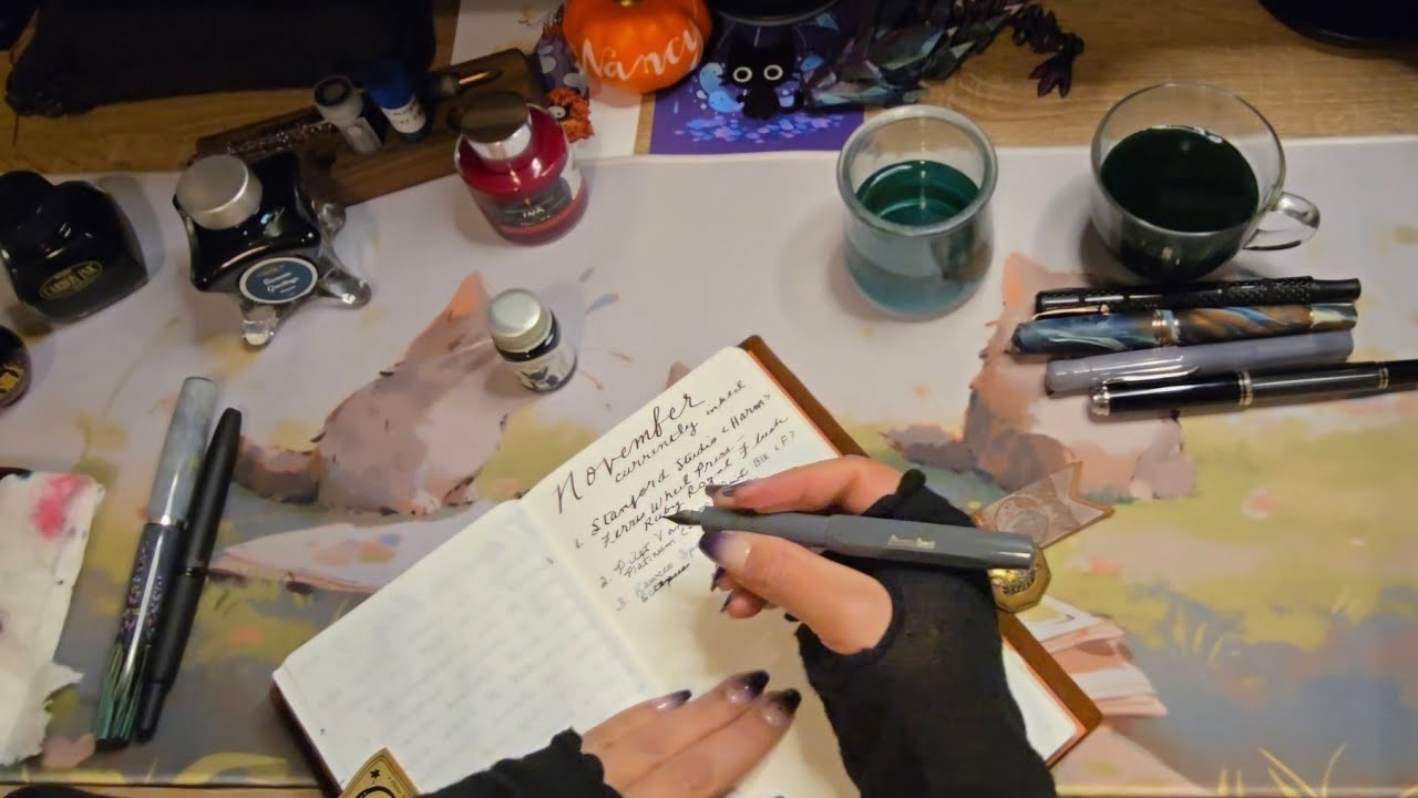 В настоящее время Inked – ноябрьская коллекция чернил и перьевых ручек в Castle House