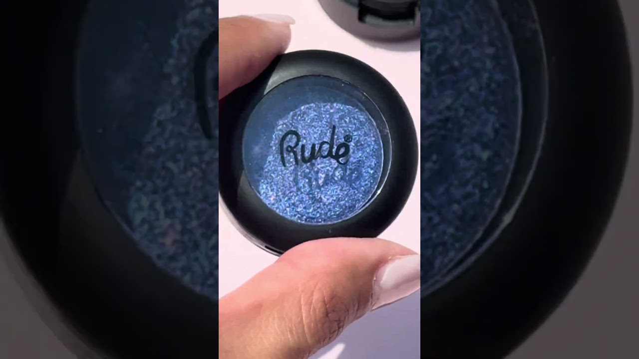 Let's swatch Hypnotic Hyper Duo Chrome Eyeshadow