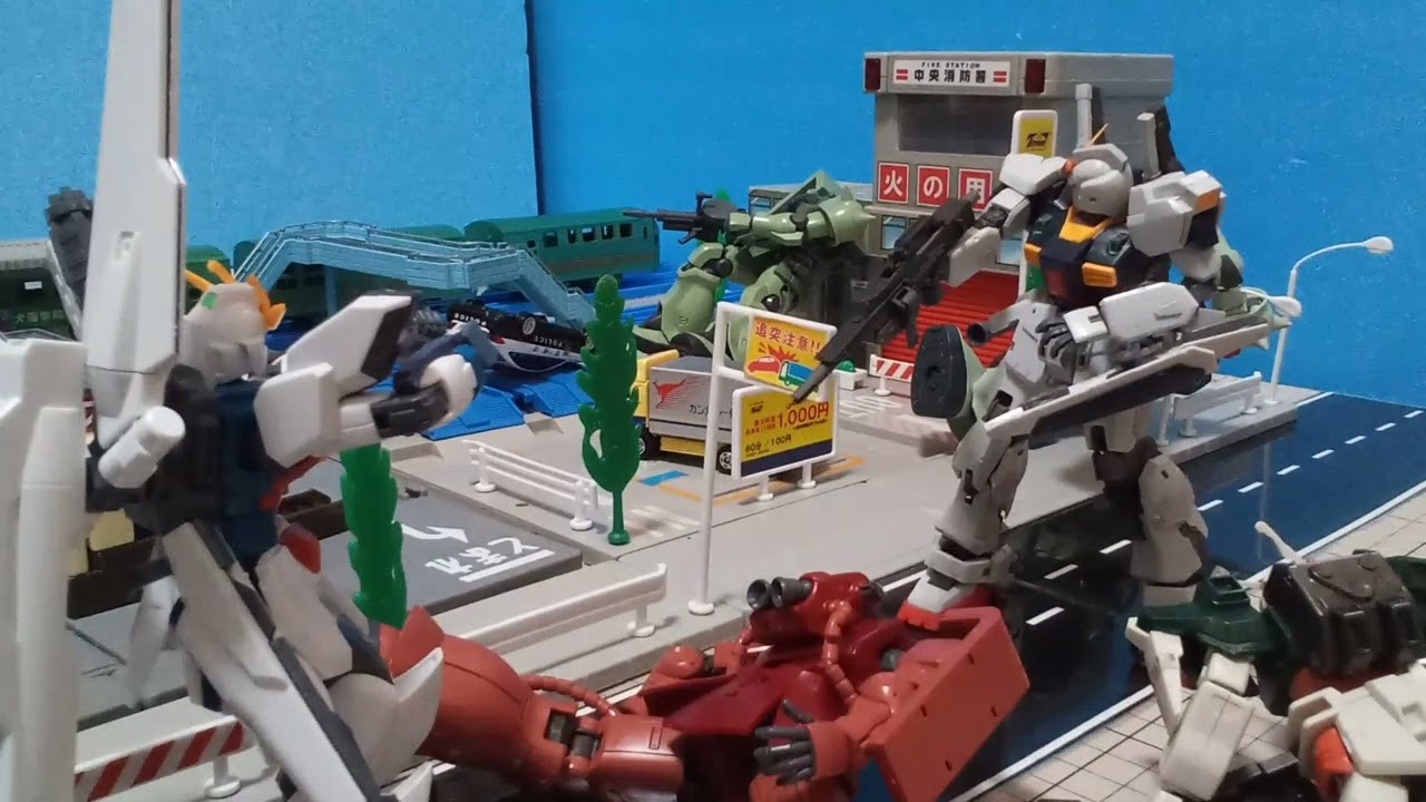 ガンダムコマ撮り　街中での戦い