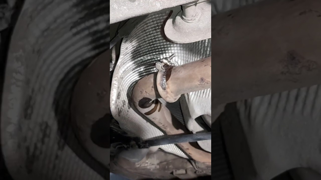 Obejma wydechu by Renault (Vel Satis) #shorts #automobile #mechanic