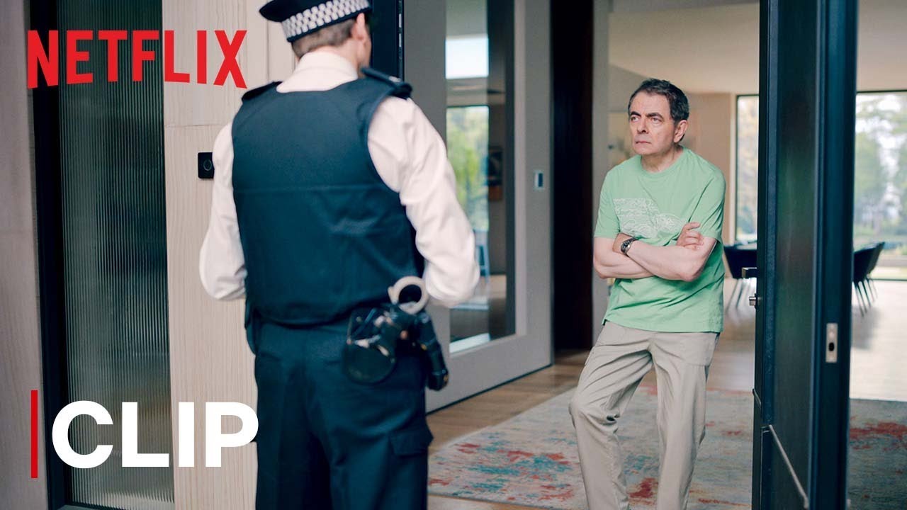 Bee Becomes A Buzz Kill For Rowan Atkinson | Man Vs. Bee Hindi Scene | Netflix India