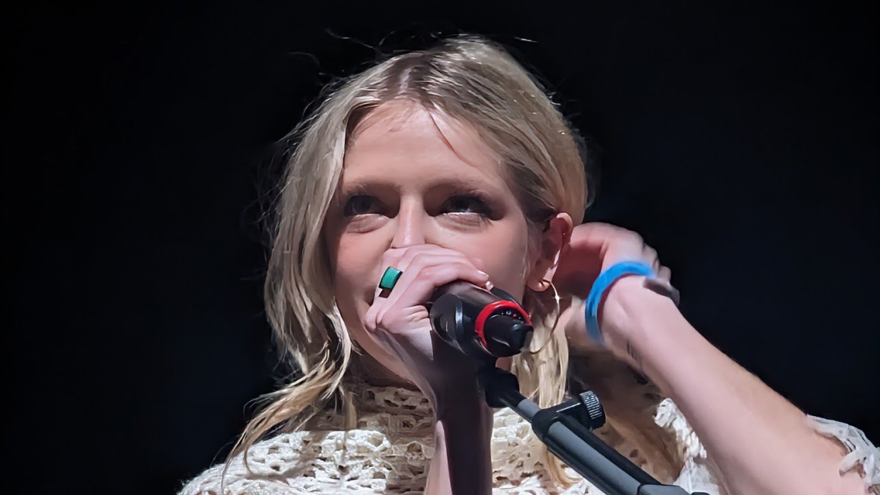 Carter Faith - Greener Pasture - live at the C2C Festival in London's O2 Arena