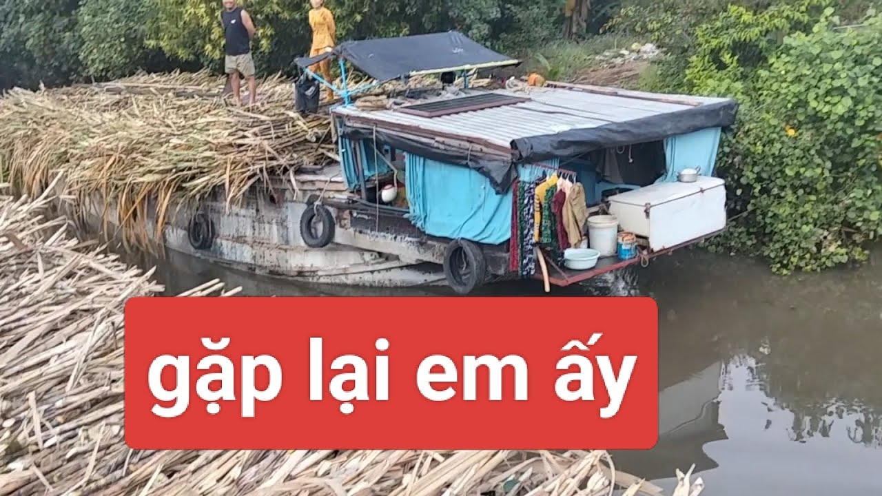 #phuochuynh Đầy ghe thì mình đi lên bãi cẩu và gặp lại ghe của mình lúc trước
