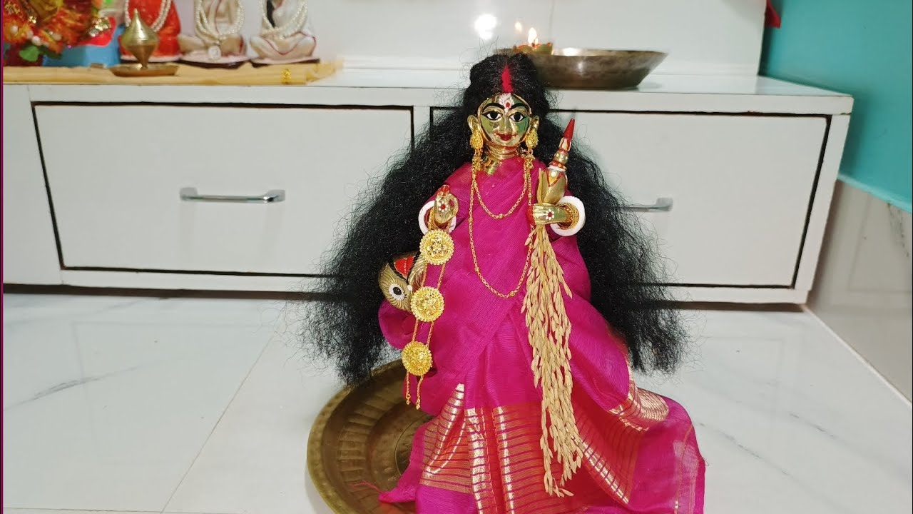 আমার ঘরের গৃহলক্ষীকে নতুন বস্ত্রে সাজালাম 🙏🌺(@LAXMIR SONGSAR)