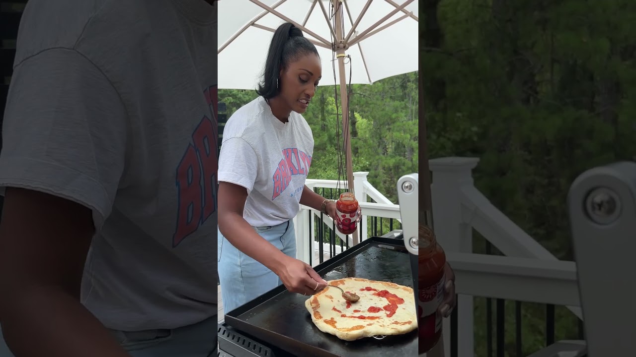 How to make pizza on the griddle 