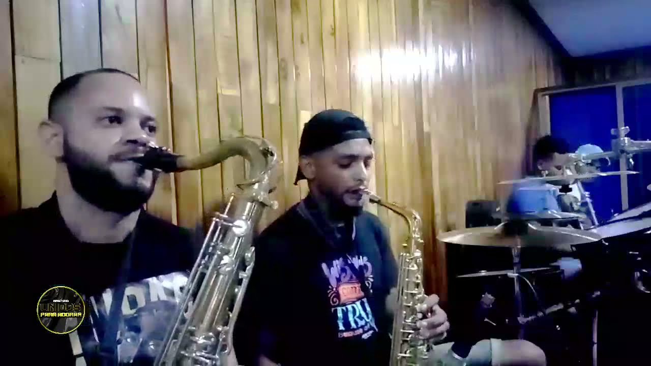 ENAMORADO (enasayo) UNIDOS para ADORAR