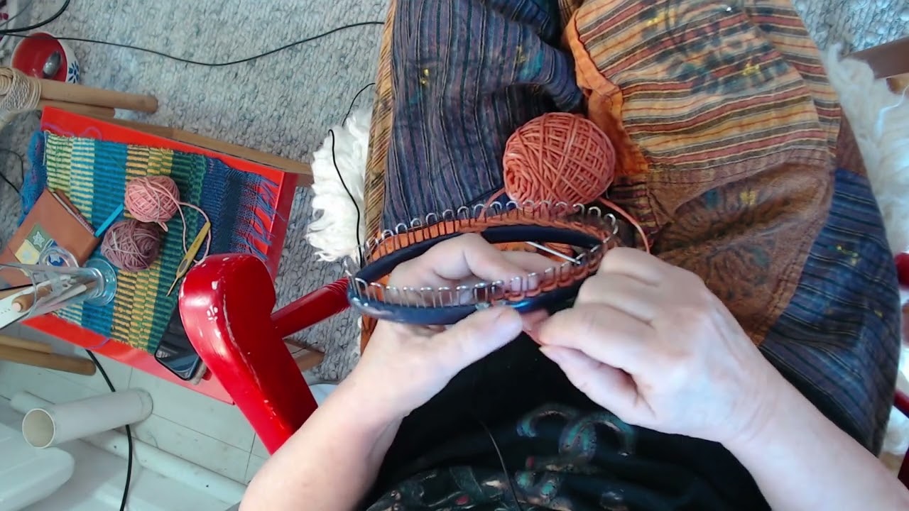 PRYM SOCK LOOM: Knitting my First Sock #prym #prymsockloom #knittingloom