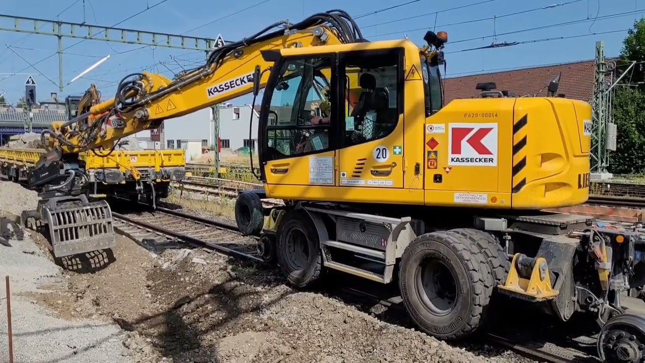 Liebherr 922 Zweiwegebagger - Friedrichshafen BHF