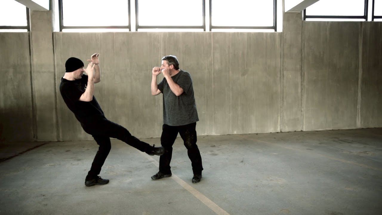How To Savate Shin Kick In A Street Fight │ Coup de Pied Bas