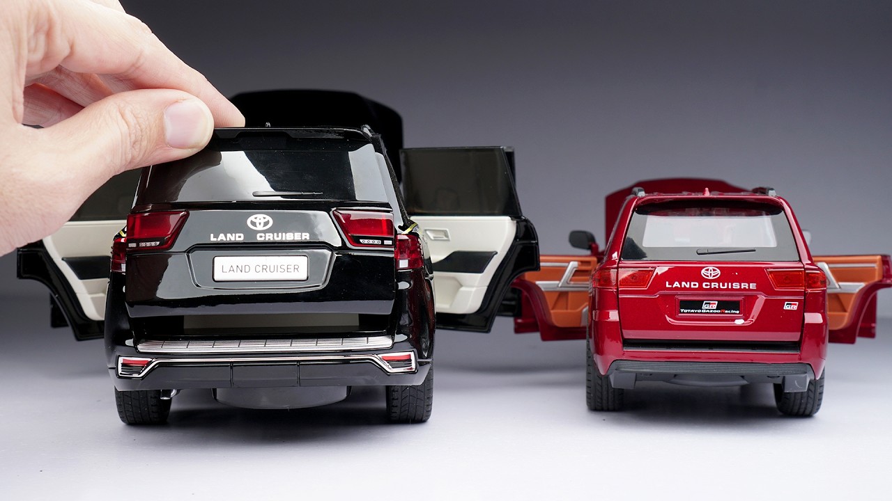 Unboxing of Land Cruiser LC300 1:18 VS 1:24 Scale Diecast Model Car 😍