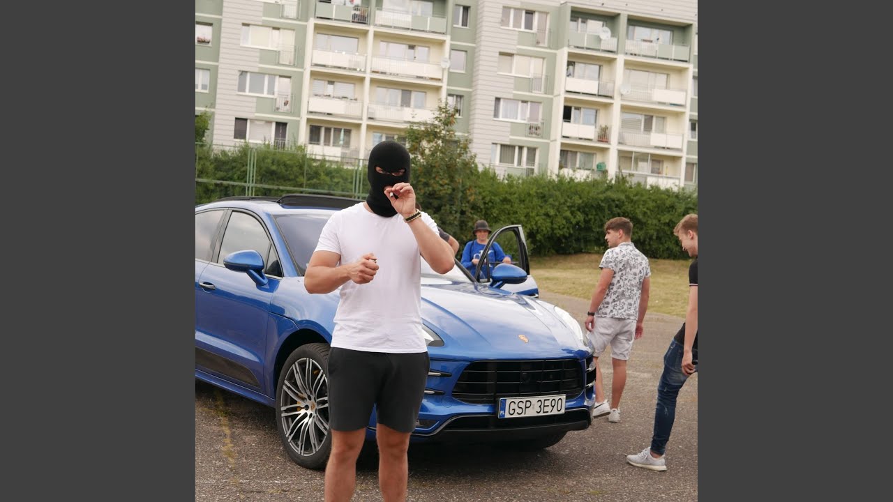 MARUNIA (feat. Pikers)