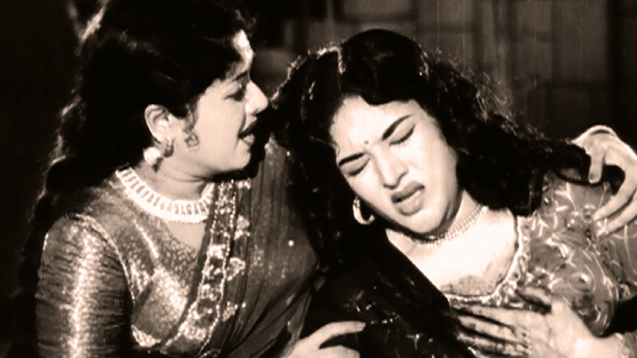 Pran tries to kill Vaijayantimala - Raj Tilak, Action Scene 10/10