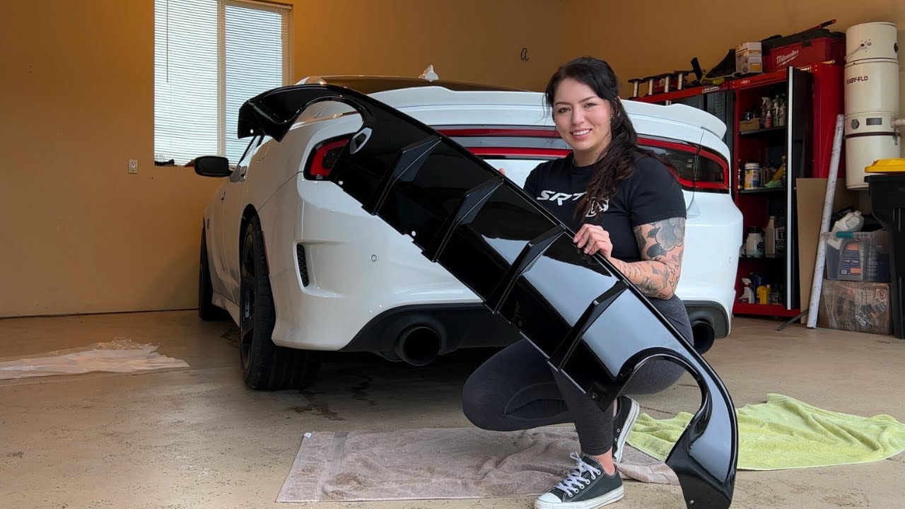 Установка заднего диффузора Dodge Charger