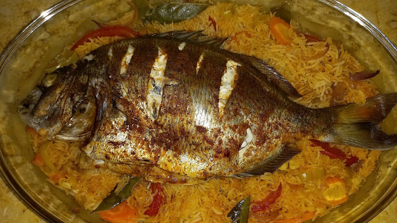 الحوت المحمر في الفرن. poisson Sar au four.