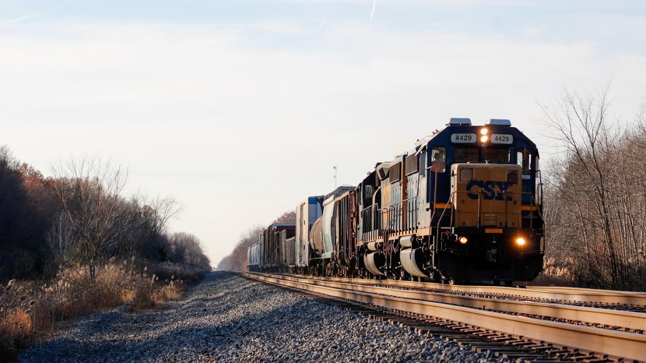 An EX Conrail GP40-2 leading L324!!