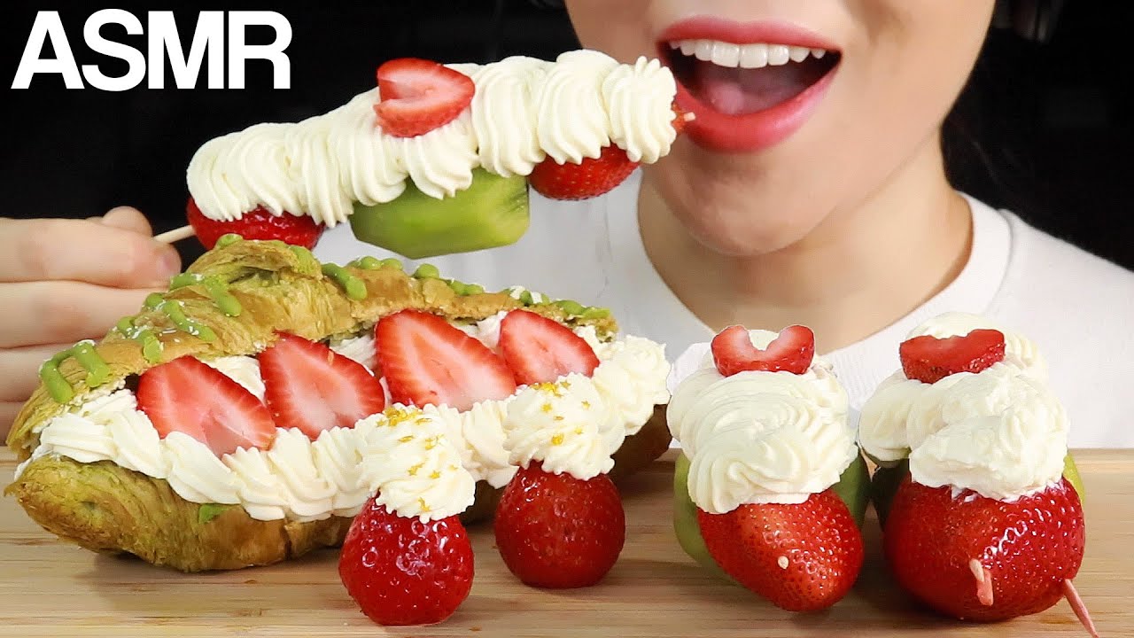 ASMR STRAWBERRY & CREAM GREEN TEA CROISSANT *STRAWBERRY SPECIAL* EATING MUKBANG