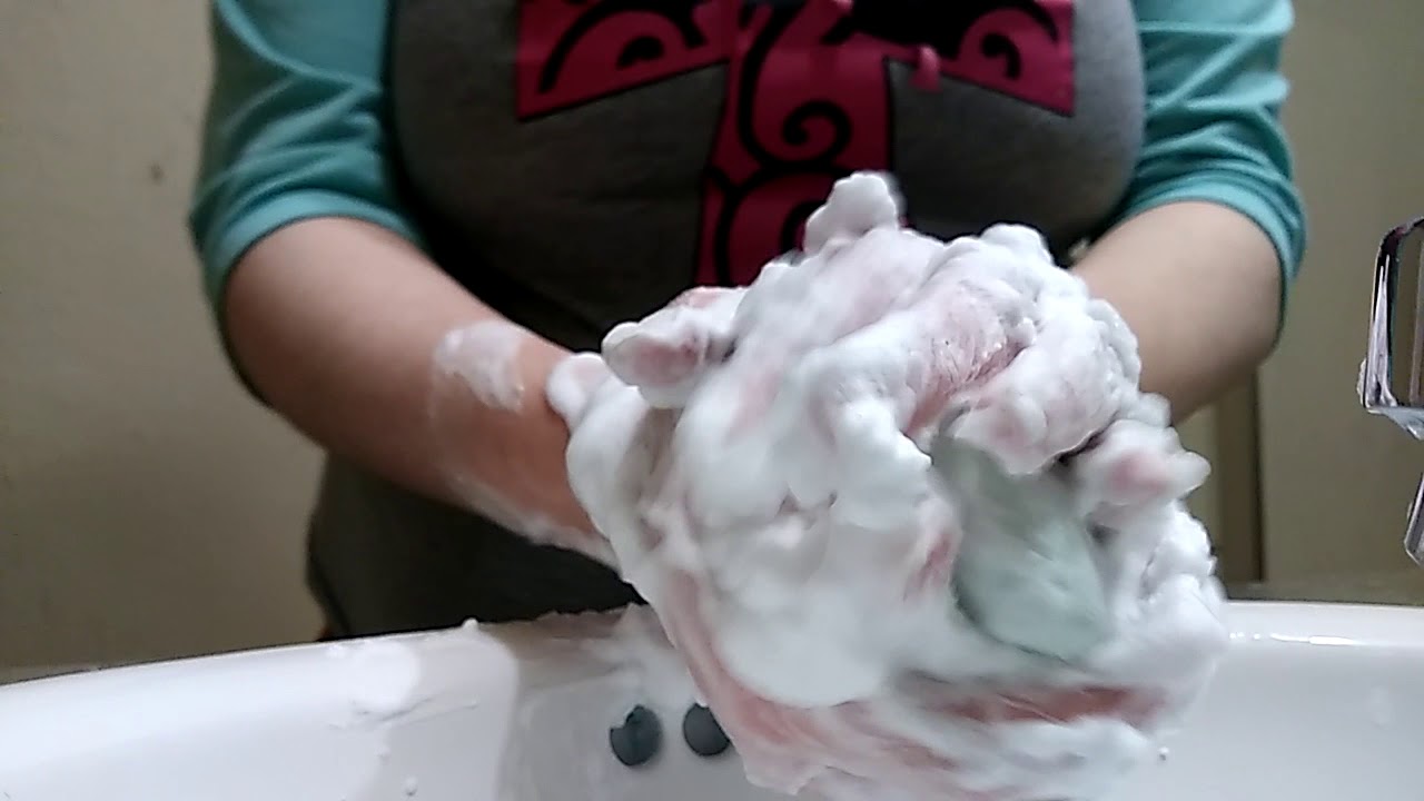 Asmr close up Irish spring Aloe & loofah lathering