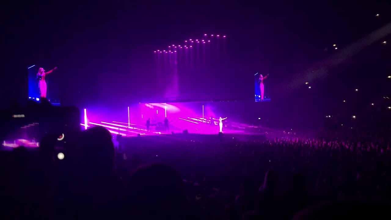 SANNI - Supernova Live - Hartwall Areena