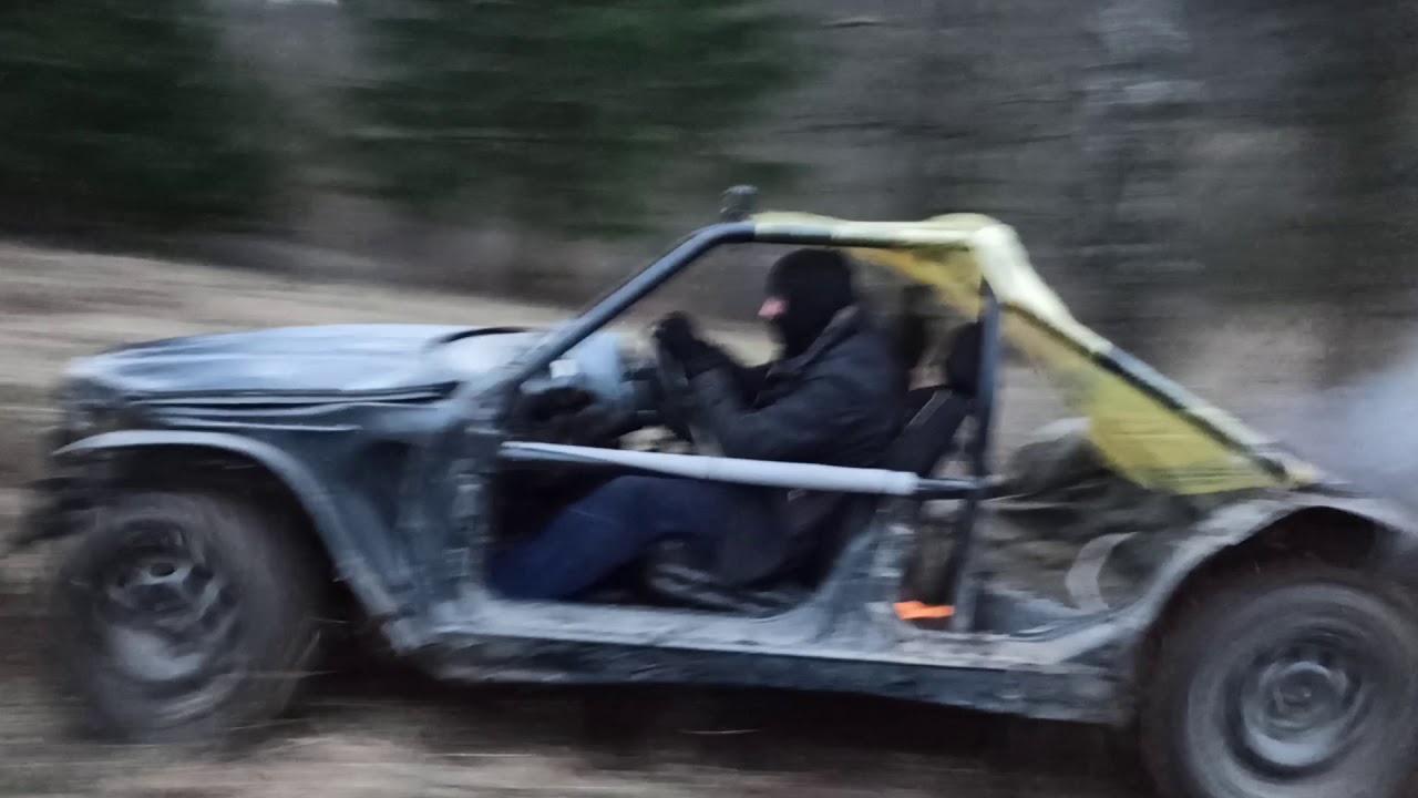 Buggy BMW E36 zmota po lesie off road