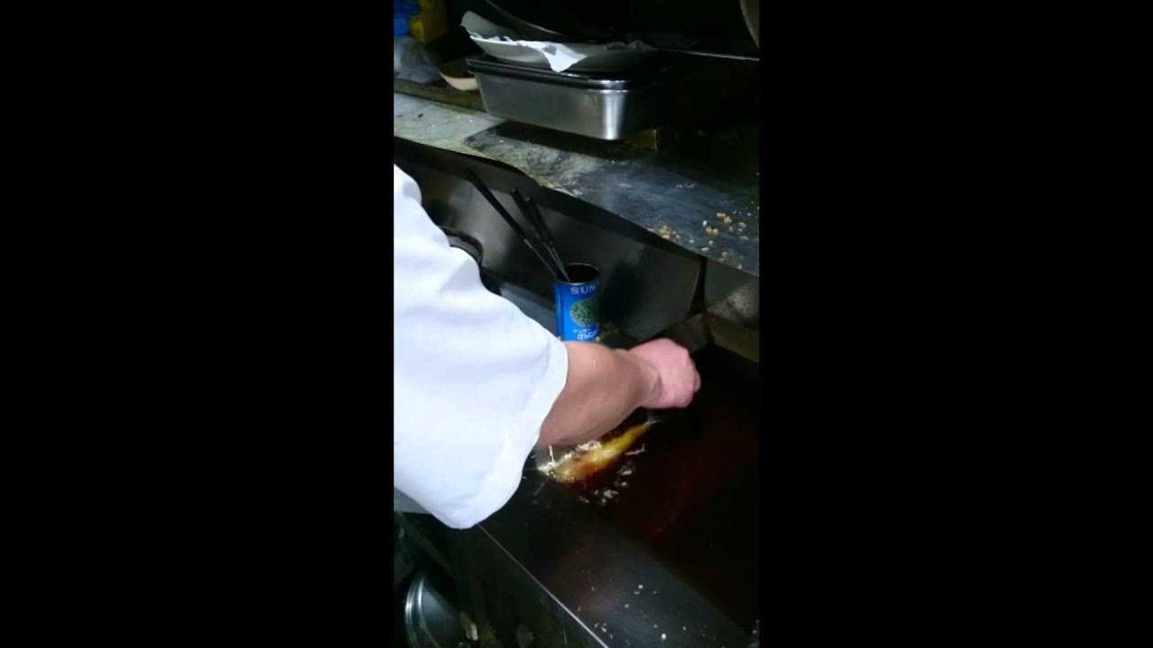 戸塚区原宿商店街松栄会　プロが教えるマメ知識　「エビを真っ直ぐに揚げる方法」」