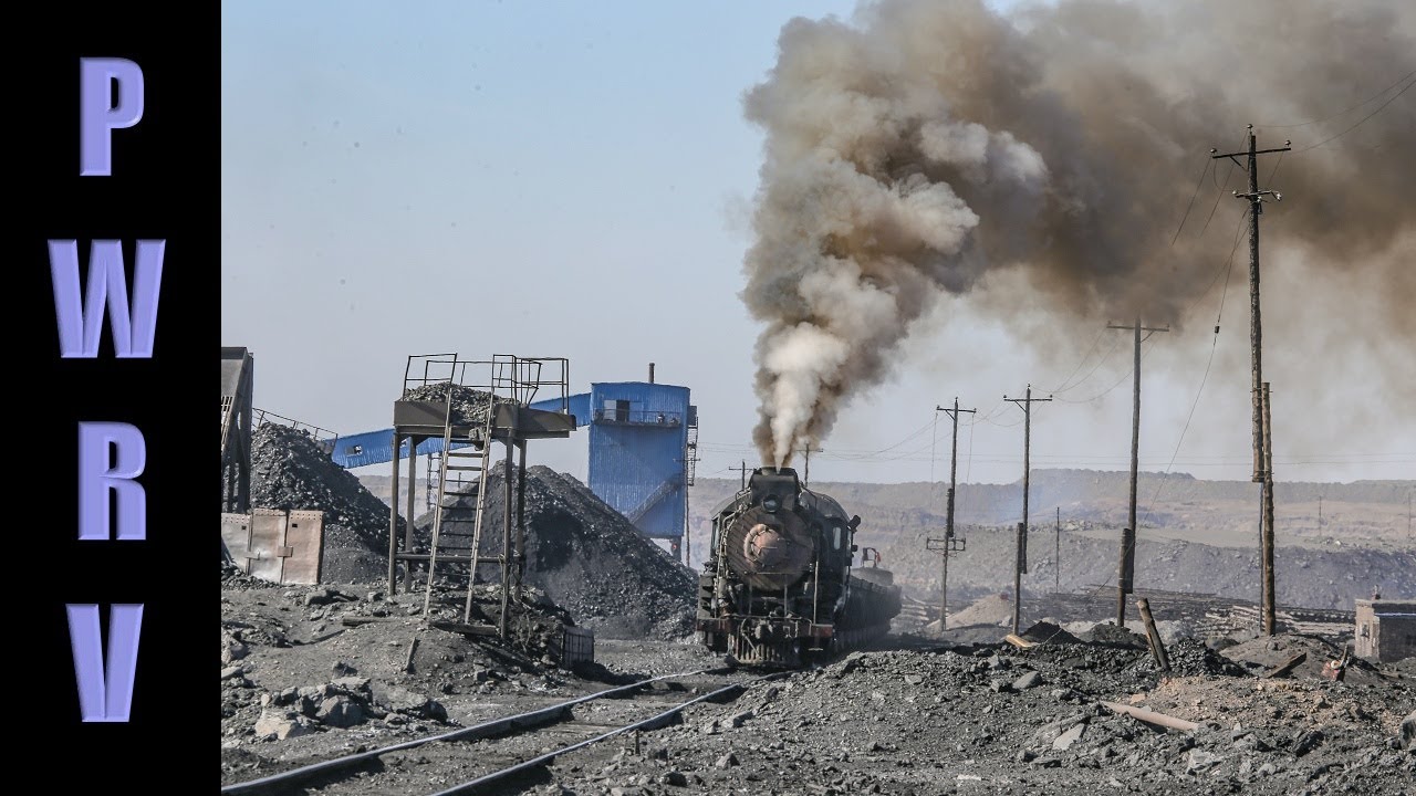 Chinese Railways - Sandaoling pit departures and loading with JS steam locomotives #8167 & 8195