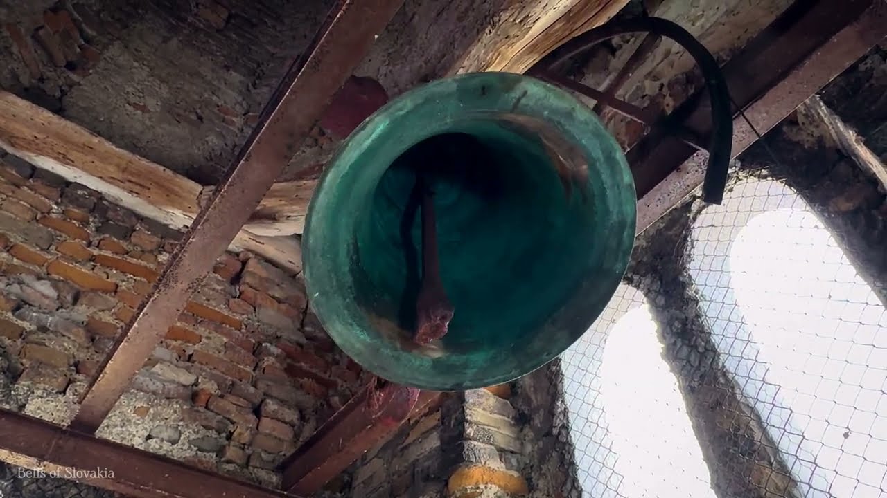 Hubice (SK), rímskokatolícky filiálny kostol návštevy Panny Márie/ Catholic church - zvon/bell