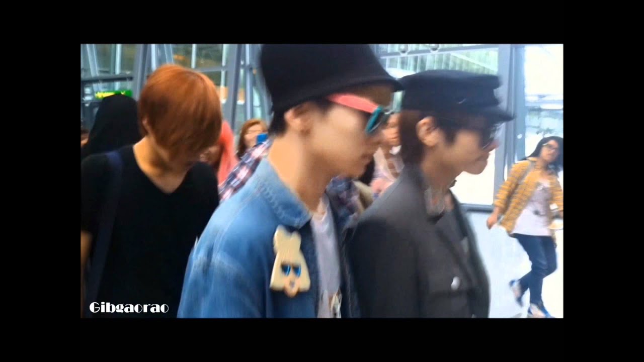 [FANCAM] 110618 SHINee Arrived London @ Heathrow Airport