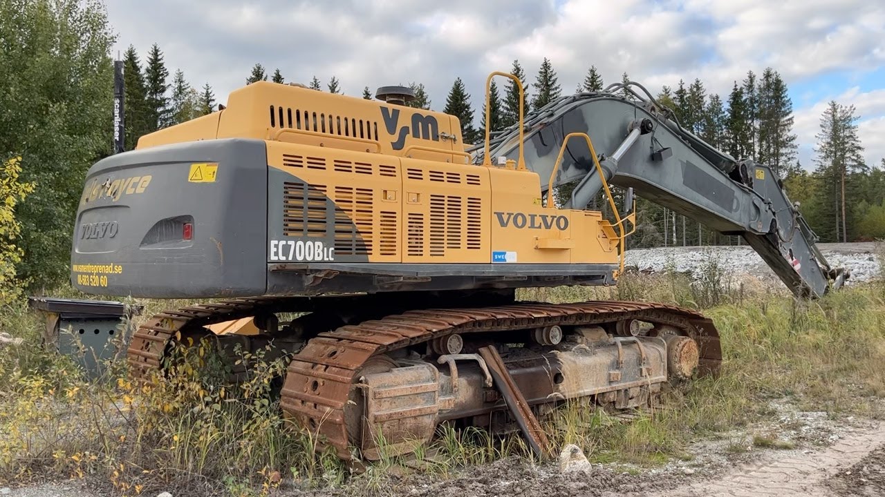 K&ouml;p Gr&auml;vmaskin Volvo EC700B LC p&aring; Klaravik
