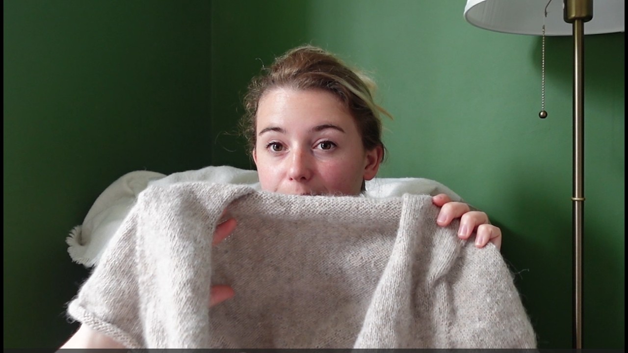 Maggie Cardigan (by PetiteKnit), yarn advent launch, yarn sale and yarn shop tour | knitting podcast