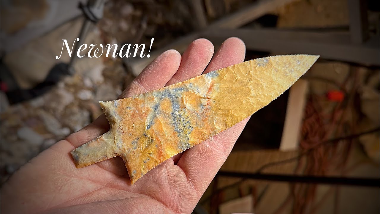 Flintknapping a Coral Newnan!