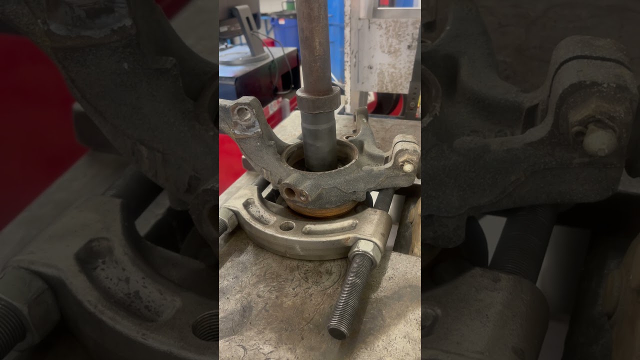 Hub & Knuckle Separation Using A Machine Press #wheelbearing