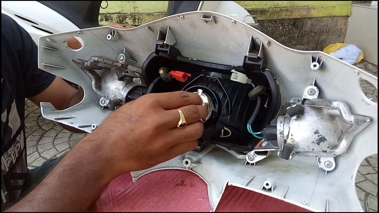 How to change or install any scooter head light 💡