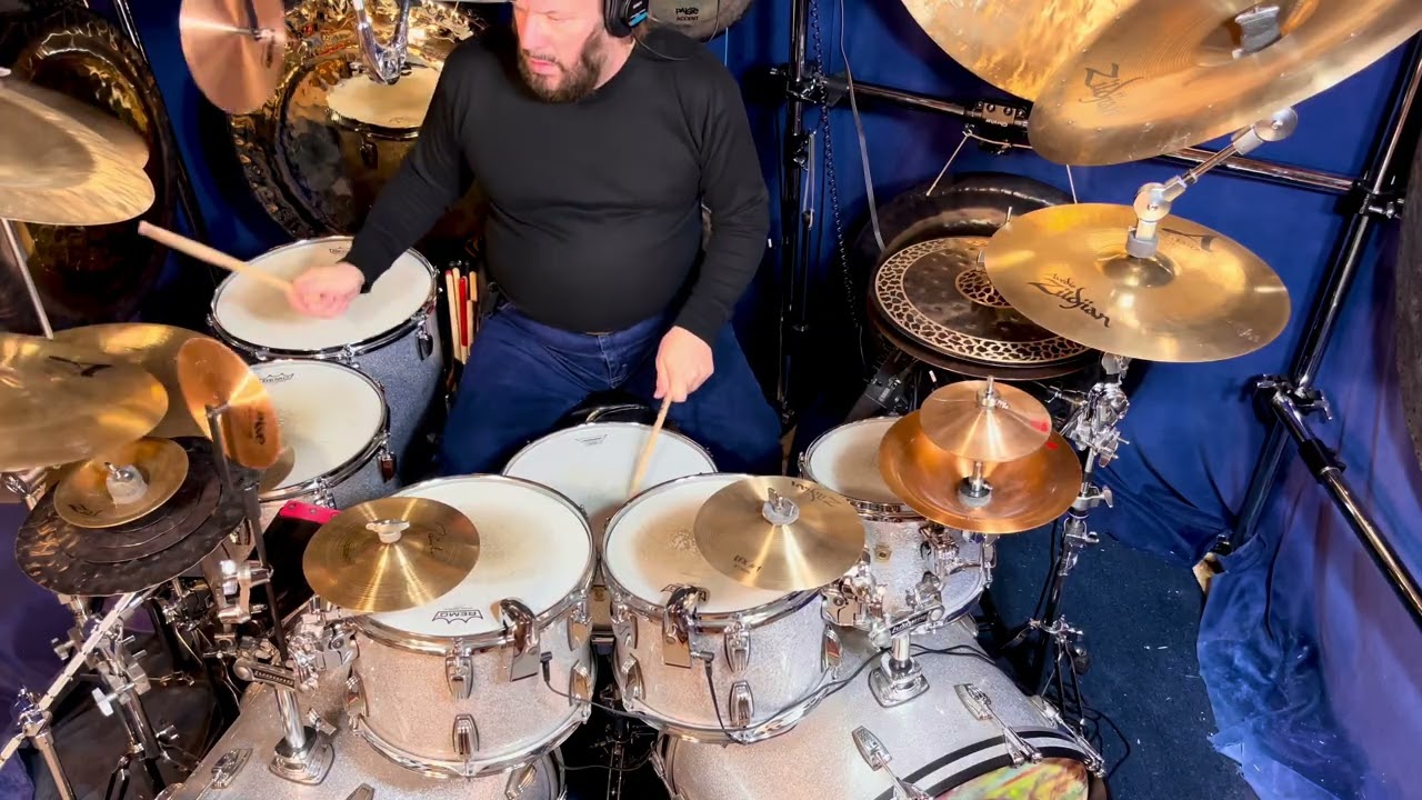 Ludwig 7ply Maple Classic Kit with Paiste, Zildjian & Sabian Cymbals.