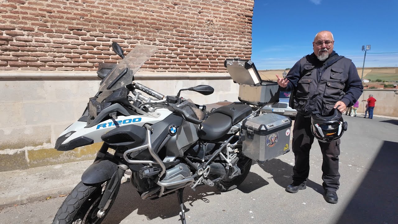 🚙 TeleRural (VI): El cura motero