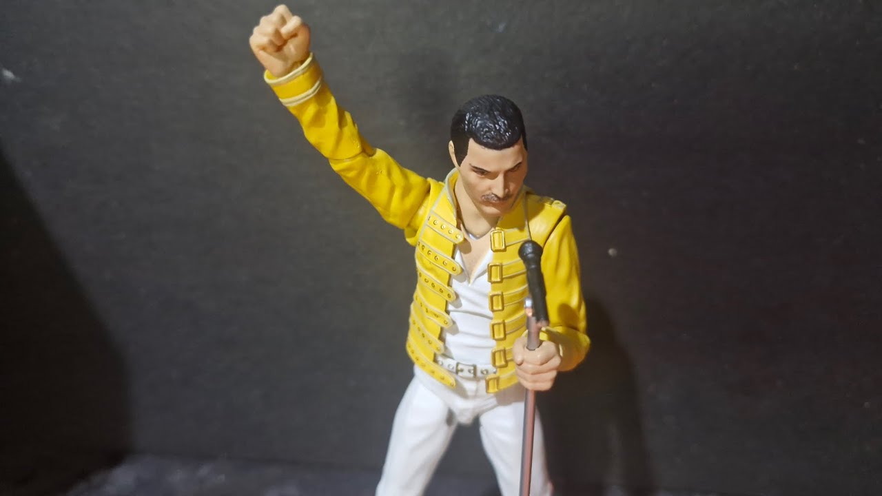 SH Figuarts Freddie Mercury Wembly Stadium version
