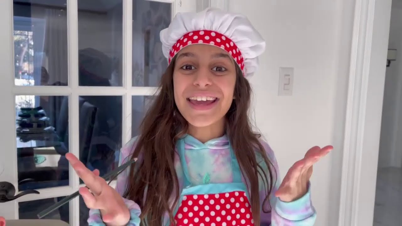 Deema and Sally Pretend Play Funny  Food Restaurant stories