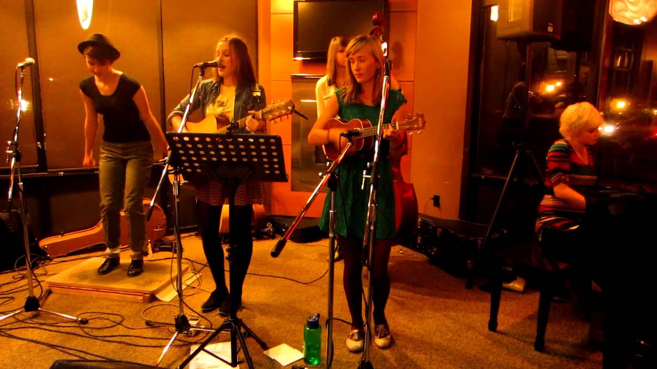 Maxie Ford covering Submarines by The Lumineers