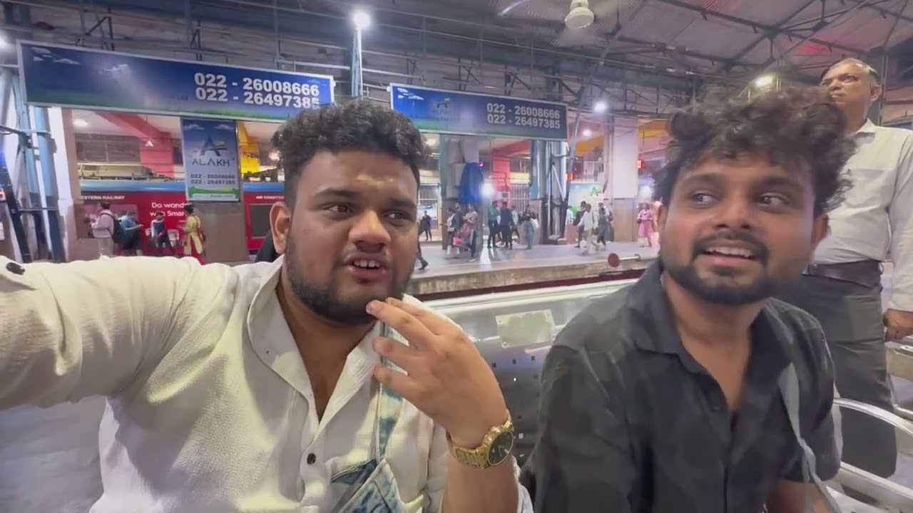Aakhir Mumbai Local aese kyu hai 😓