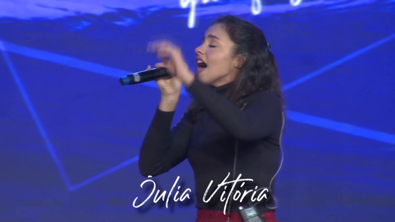 Júlia Vitória - Vim para Adorar-te - Tu és Santo - UMADEB 2020