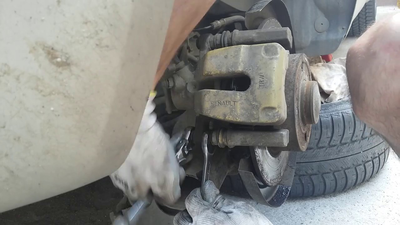 Schimb discuri frana spate pe Megane 2