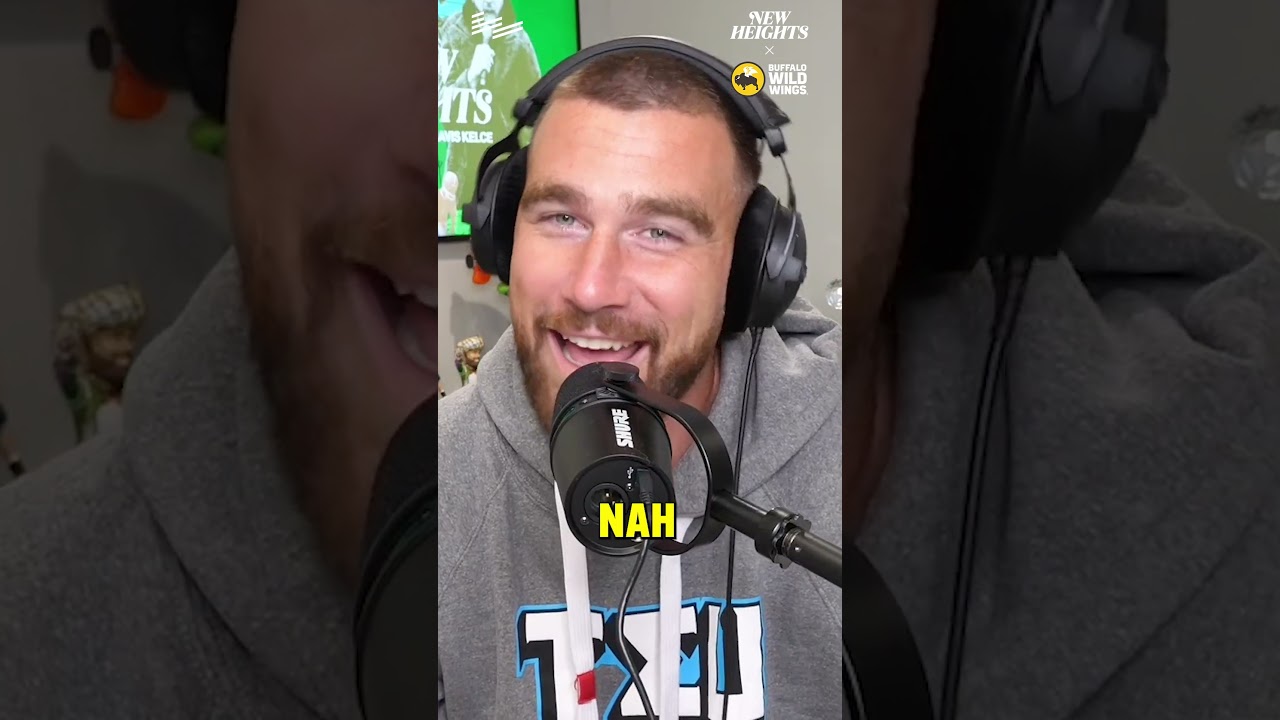 Anyone know how to get a bracelet to Taylor Swift? &hellip; asking for a friend 😅