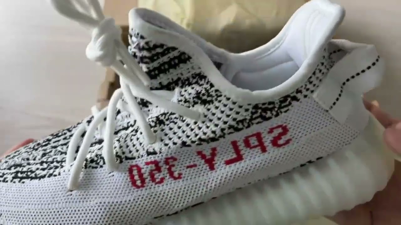 Yeezy 350 out of the box🎁,what shoes do you want to see 🙈, leave a message in the comment area