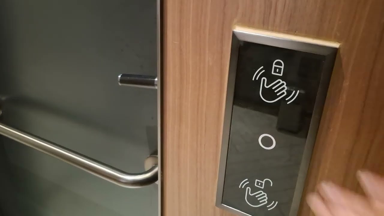 Hong Kong Toilet at Commercial Building - Taikoo Place