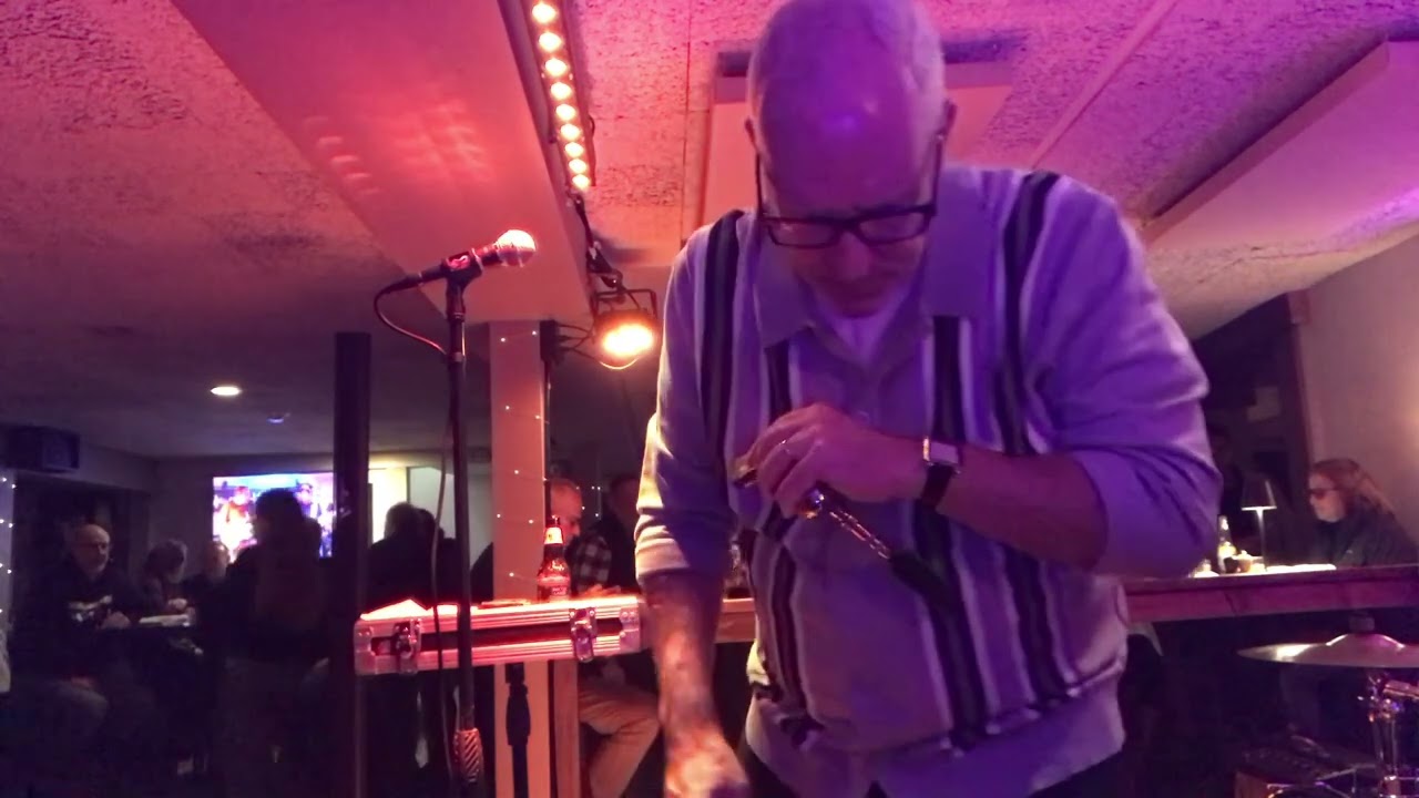 Ryan Hartt & The Blue Hearts - Flat Five Shuffle