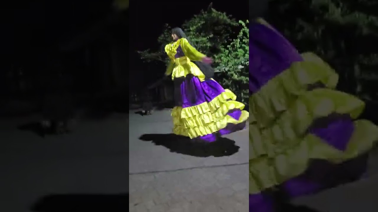 la Gigantona iyendo ala salida para esperar ala Virgen de Hato