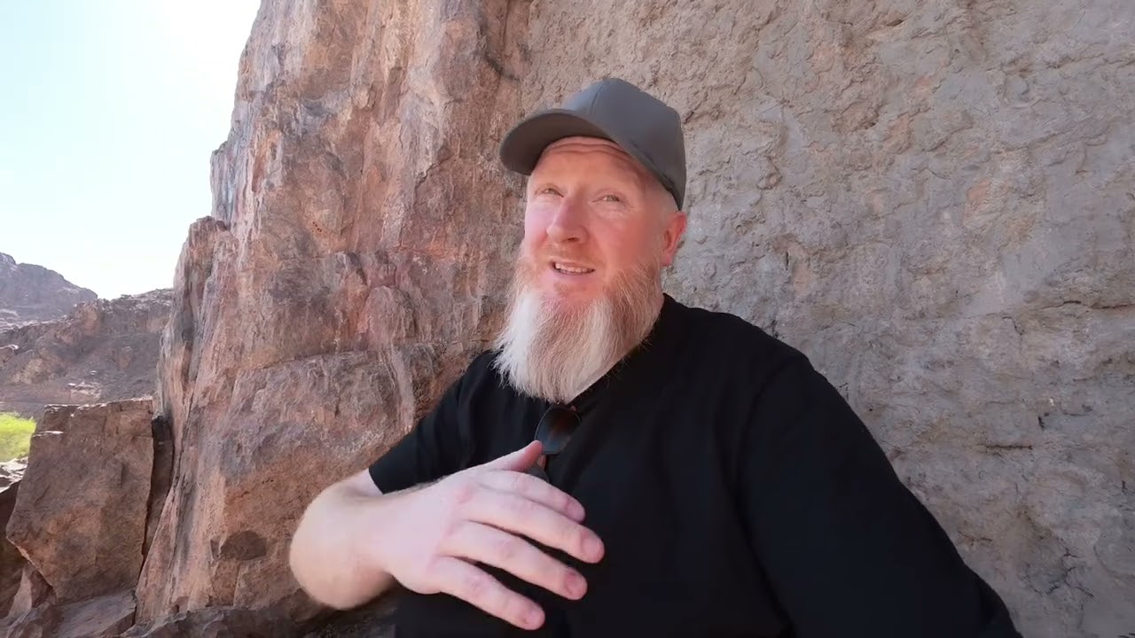 The cave where the prophet Muhammad sought refuge on the battle of Uhud.