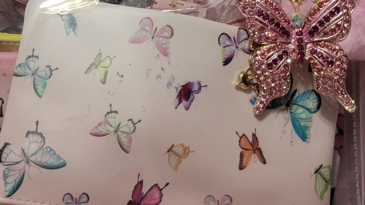 What's In My Clear Bag🦋Butterfly Edition 🦋