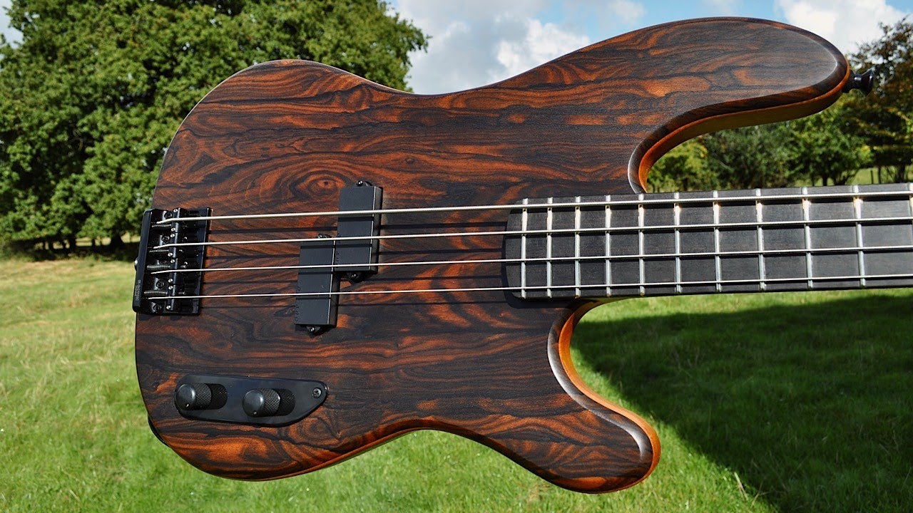 Ziricote Paradigm Medium 32