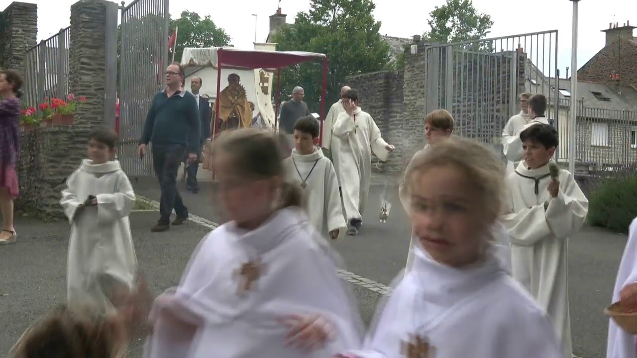 Procession du Saint-Sacrement pour la Fête-Dieu 2019