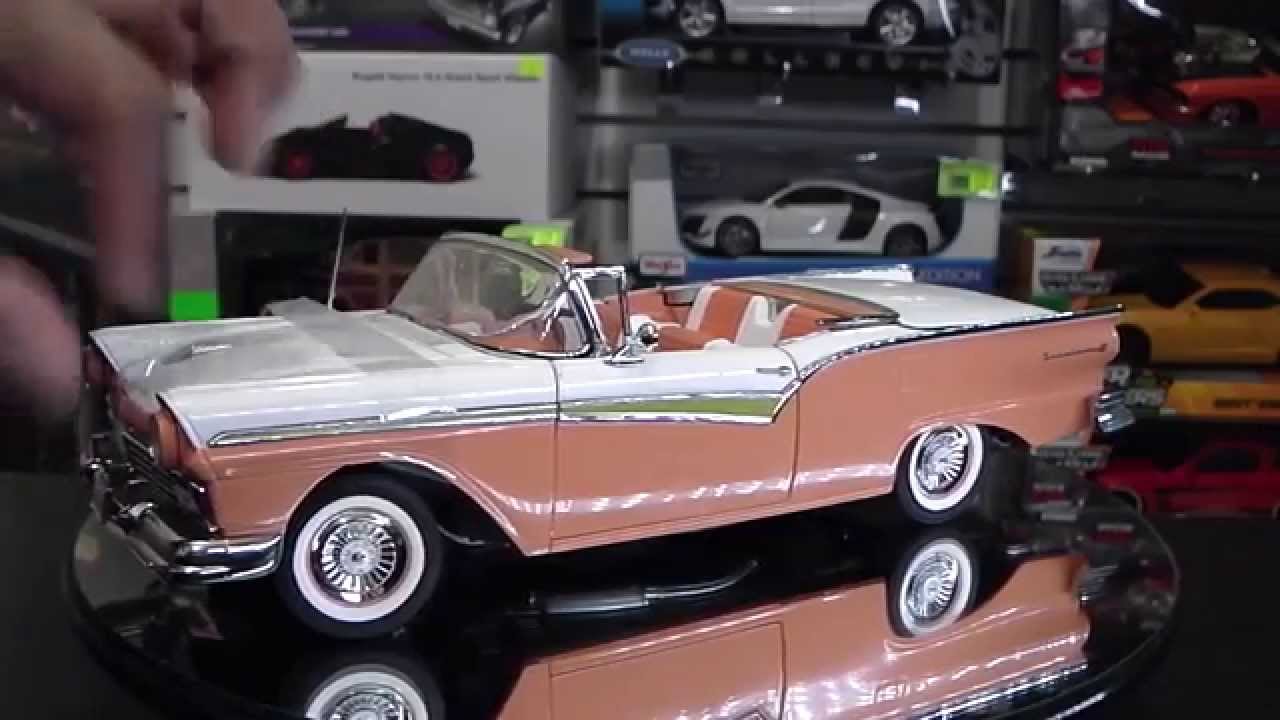 Revisión 1:18 / Ford Fairline 500 Skyliner 1957, de Sun Star.